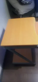 Computer desk with keyboard tray