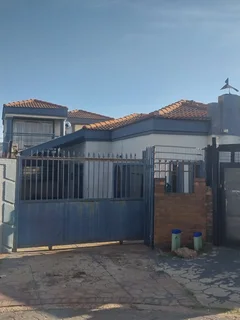 House - Ad posted by Phillip Mtsweni