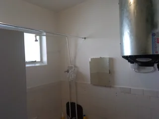 LARGE BEDROOM FOR RENT IN  A FLAT SHARE R3000 incl Water Excl Lights