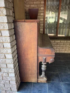 F. Geissler Zeitz piano 100y+ old