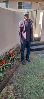 HARDWORKING GARDENER  AVAILABLE