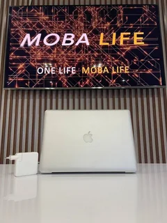 MacBook Pro 15’ i7  256GB SSD Silver (24-Month Warranty)