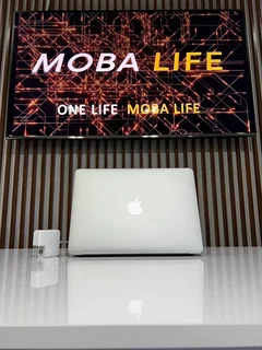 MacBook Pro 15’ i7  256GB SSD Silver (24-Month Warranty)