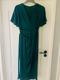 Forever New Flutter Sleeve Midi Dress