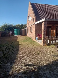 Private accommodation for students in Summerstrand room available immediately