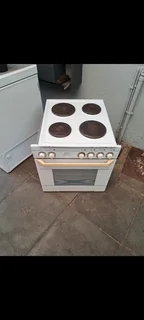 Defy 600 slimeline oven and 4 plate hob