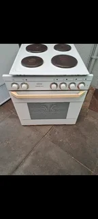 Defy 600 slimeline oven and 4 plate hob