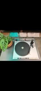 Yamaha P700 Vintage Turntable