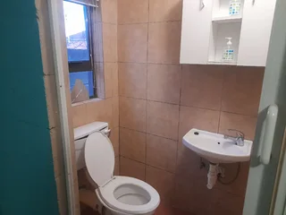 Separate Entrance To Rent – Parow Valley