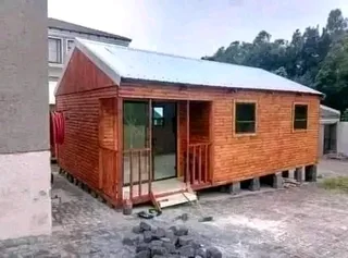 Elephant wendys  Oscar 0781458956