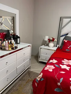 Bedroom suite set