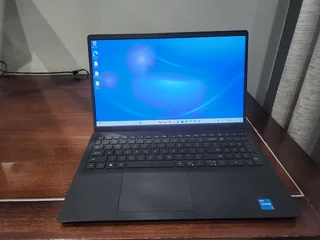  Dell Vostro 3520