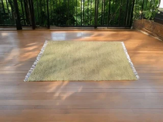 Light Green/Lime Wool Carpet, measuring 310x190cm