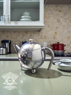 Mid-Century Teapot on Bun Feet