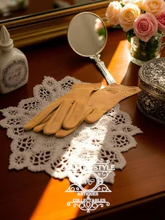 Vintage 1950s/60s Pale Brown/Beige Wrist-Length Day Gloves