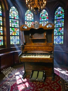 Victorian/Edwardian Reed Organ (Pump Organ)