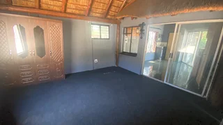 BEAUTIFUL GARDEN COTTAGE IMMEDIATELY AVAILABLE IN MOUNTAIN VIEW, PRETORIA