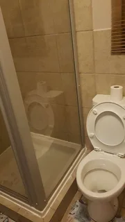 FLAT SHARING. A room in a clean 3-bedroom flat in a complex, with 24/7 Wi-Fi