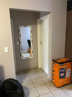 FLAT SHARING. A room in a clean 3-bedroom flat in a complex, with 24/7 Wi-Fi