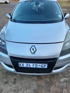 2013 Renault scenic 3...R70k slightly negotiable