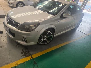 2012 Opel Astra Hatchback hybrid turbo