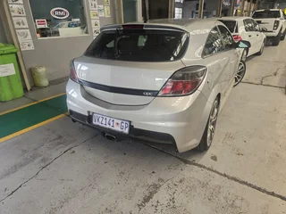 2012 Opel Astra Hatchback hybrid turbo