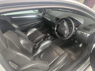 2012 Opel Astra Hatchback hybrid turbo