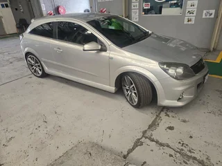 2012 Opel Astra Hatchback hybrid turbo