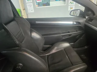 2012 Opel Astra Hatchback hybrid turbo