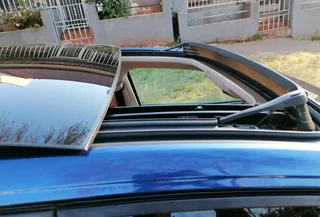 2018 VOLKSWAGEN POLO 8 TSI 1.0 MANUAL TRANSMISSION WITH SUN ROOF AND LEATHER SEATS