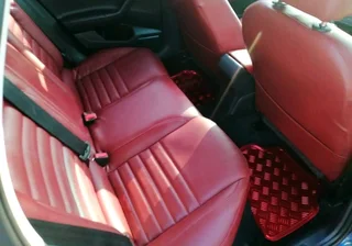 2018 VOLKSWAGEN POLO 8 TSI 1.0 MANUAL TRANSMISSION WITH SUN ROOF AND LEATHER SEATS