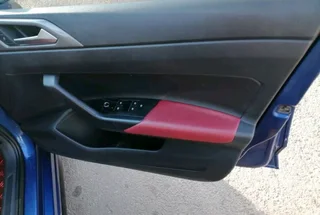 2018 VOLKSWAGEN POLO 8 TSI 1.0 MANUAL TRANSMISSION WITH SUN ROOF AND LEATHER SEATS