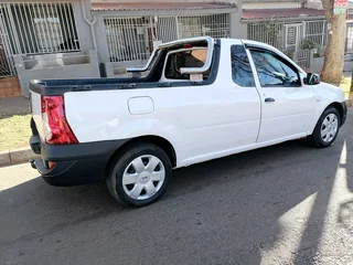 2016 NISSAN NP200 BAKKIE 1.6 MANUAL TRANSMISSION IN EXCELLENT CONDITION