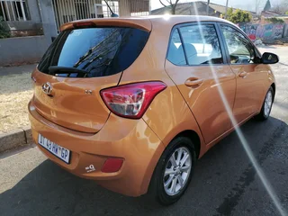 2015 HYUNDAI GRAND I10 1.2 MANUAL TRANSMISSION IN EXCELLENT CONDITION