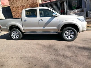 2012 Toyota Hilux Double Cab 3.0 D4d 4x4 Manual Transmission In Excellent Condition
