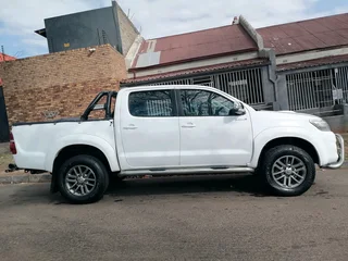 2014 Toyota Hilux Double Cab 3.0 D4d 4x2 Manual Transmission In Excellent Condition
