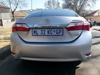 2018 TOYOTA COROLLA PRESTIGE 1.4 D4D MANUAL TRANSMISSION IN EXCELLENT CONDITION WITH REVERSE CAMERA