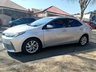 2018 TOYOTA COROLLA PRESTIGE 1.4 D4D MANUAL TRANSMISSION IN EXCELLENT CONDITION WITH REVERSE CAMERA