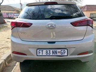 2017 HYUNDAI I20 1.4 FLUID AUTOMATIC TRANSMISSION IN EXCELLENT CONDITION WITH REVERSE SENSORS