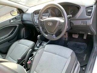 2017 HYUNDAI I20 1.4 FLUID AUTOMATIC TRANSMISSION IN EXCELLENT CONDITION WITH REVERSE SENSORS