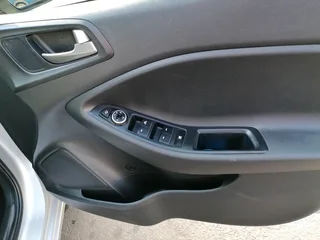 2017 HYUNDAI I20 1.4 FLUID AUTOMATIC TRANSMISSION IN EXCELLENT CONDITION WITH REVERSE SENSORS