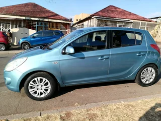 2011 HYUNDAI I20 AUTOMATIC TRANSMISSION IN 1.4 IN EXCELLENT CONDITION