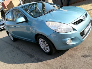 2011 HYUNDAI I20 AUTOMATIC TRANSMISSION IN 1.4 IN EXCELLENT CONDITION