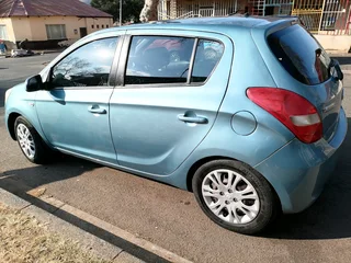 2011 HYUNDAI I20 AUTOMATIC TRANSMISSION IN 1.4 IN EXCELLENT CONDITION