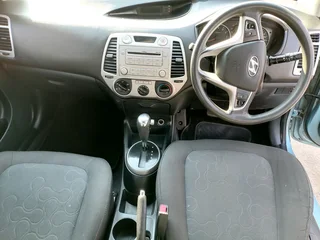 2011 HYUNDAI I20 AUTOMATIC TRANSMISSION IN 1.4 IN EXCELLENT CONDITION