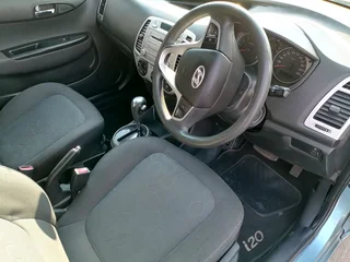 2011 HYUNDAI I20 AUTOMATIC TRANSMISSION IN 1.4 IN EXCELLENT CONDITION