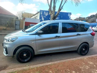 2023 SUZUKI ERTIGA 1.5 MANUAL TRANSMISSION IN EXCELLENT CONDITION WITH SERVICE BOOK AND SPARE KEYS