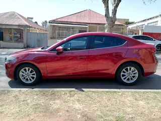 2018 Mazda 3 Manual Transmission 1.6 Dynamic With Spare Keys