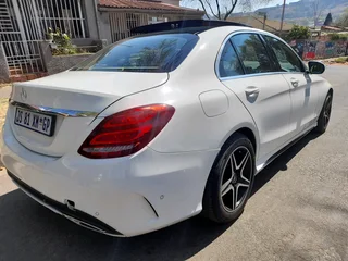 2018 MERCEDES BENZ C180 AUTOMATIC TRANSMISSION WITH SUN ROOF AND FULL SERVICE HISTORY