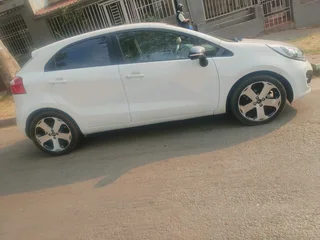 2012 Kia Rio 1.4 Tec Manual Transmission In Excellent Condition With Leather Seats